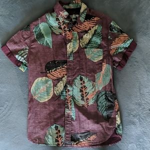 Short sleeve button up